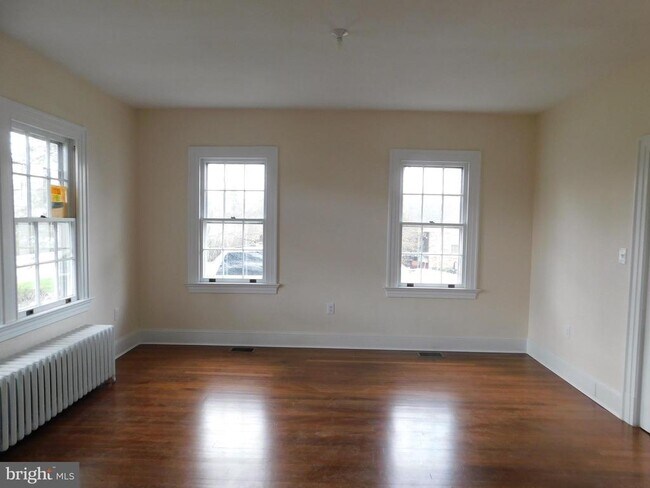 Building Photo - 179 Berrys Ferry Rd