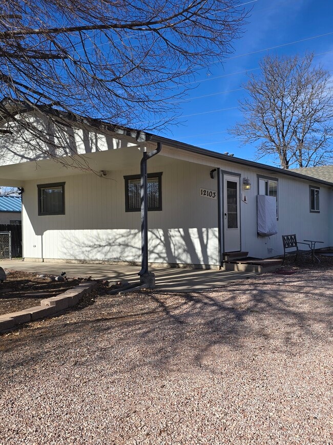 Building Photo - 12103 Viewpoint Dr