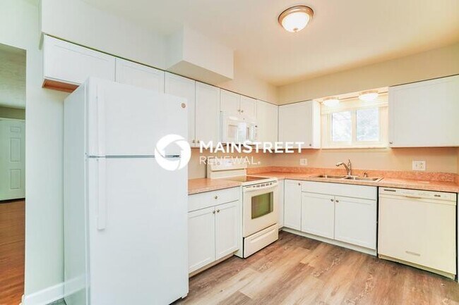 Foto del edificio - 3 Bedroom Pet-Friendly Home in COLUMBUS, O...