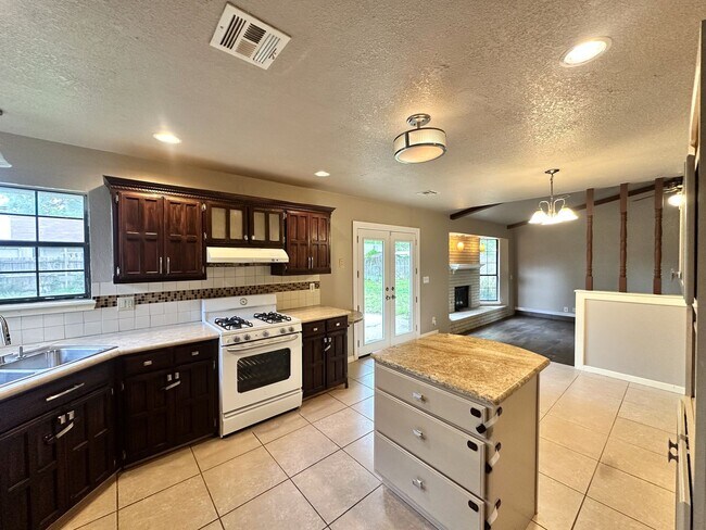 Foto del edificio - 3 Bed 2 Bath Home in Windsor Estates