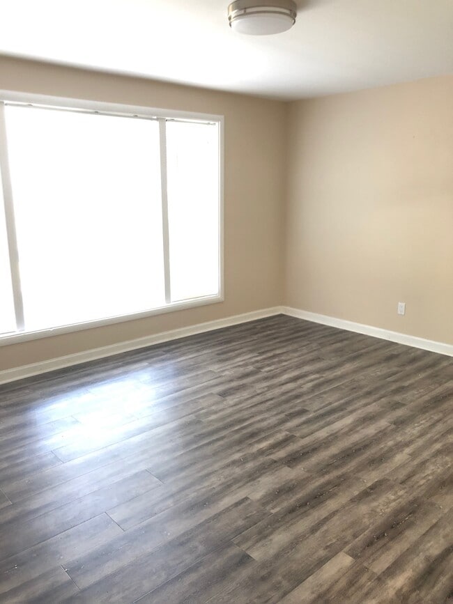 Building Photo - 1737 9th Ave