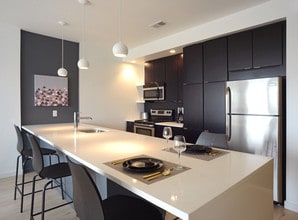 White Quartz Countertops - Slate Apartments