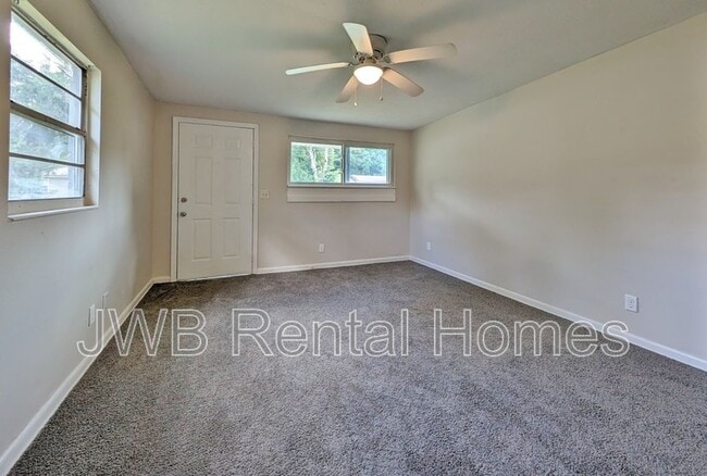 Building Photo - 2862 8th St W