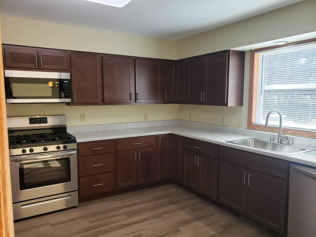 Foto del edificio - 1323 W Main St