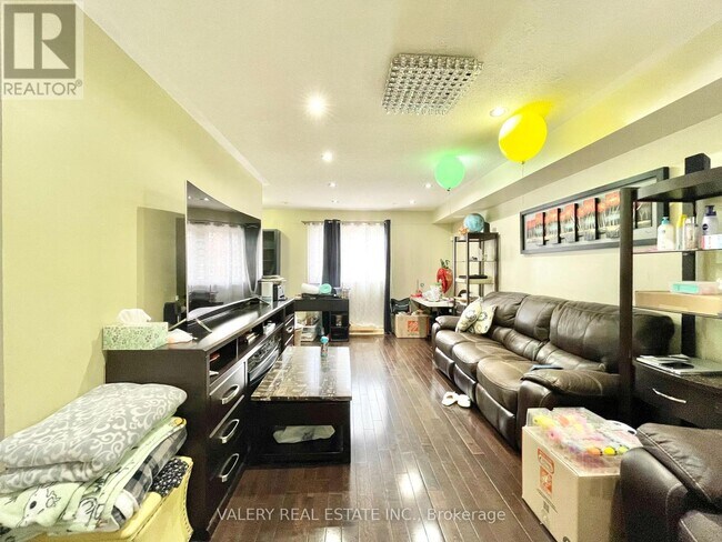 Photo du bâtiment - 2788 Eglinton Ave E