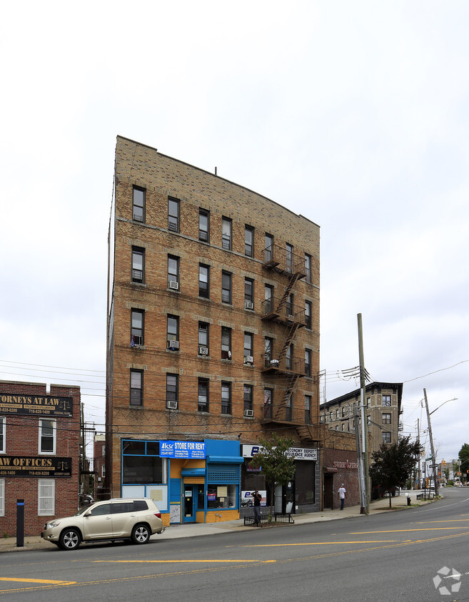 Building Photo - 2612-2614 E Tremont Ave