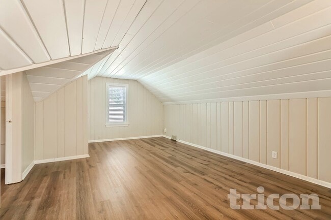 Building Photo - 2833 Louisiana Ave S