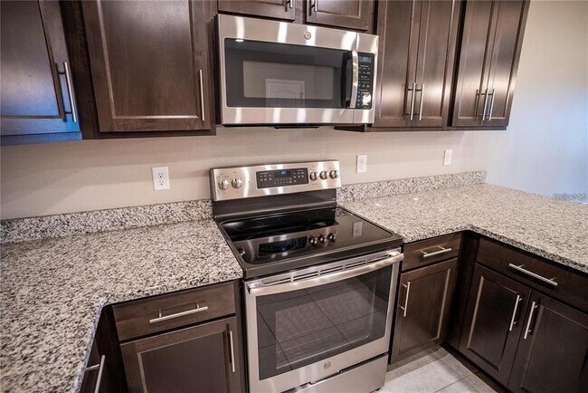 Foto del edificio - 131 Primrose Dr