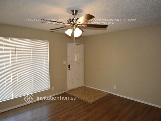 Building Photo - 2609 W Charter Oak Rd