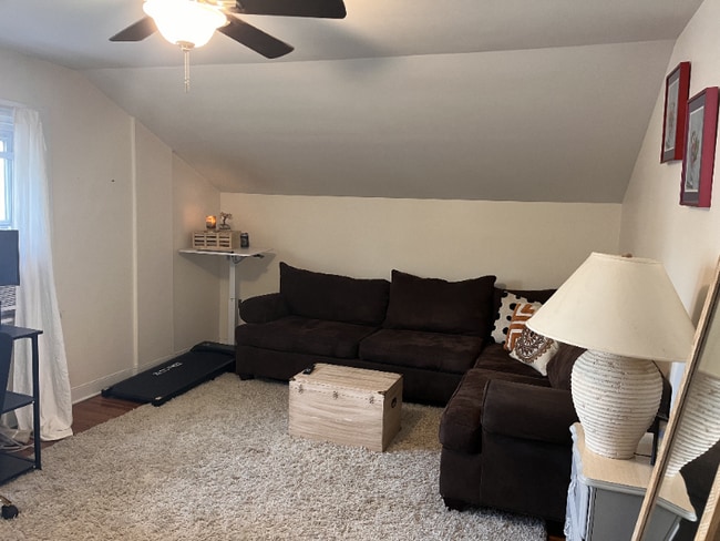 Building Photo - 176 Walnut St