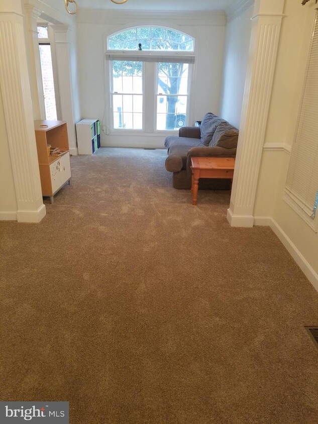 Foto principal - 7733 Porters Hill Ln