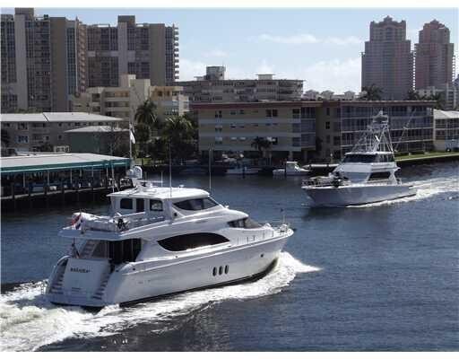 Building Photo - 2900 NE 30th St