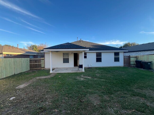 Foto del edificio - 120 Salado Dr