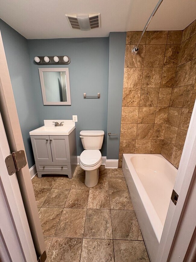 Foto del edificio - NEW Lower Price & AVAILABLE NOW  *  NUEVO PRECIO Más Bajo y DISPONIBLE AHORA!