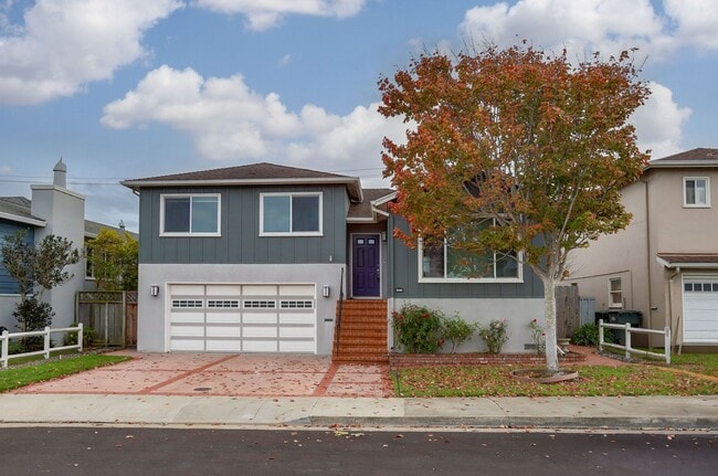 Photo - Extensively remodeled 4 Bed / 3 Bath home ...