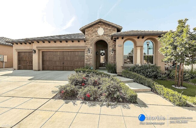 Foto del edificio - 4 br, 2.5 bath House - 6149 E Terrace Ave