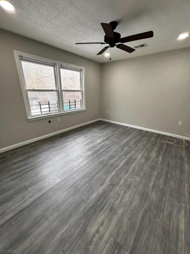 Foto del edificio - 85 Jefferson St