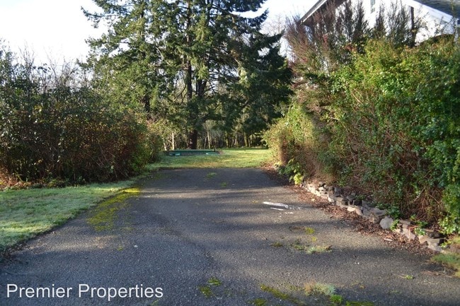 Building Photo - 99204 Winchuck River Rd