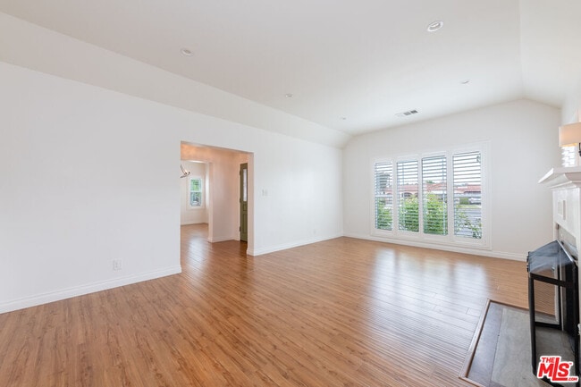 Building Photo - 3990 Degnan Blvd