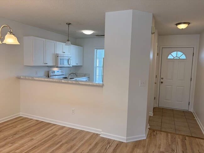 Building Photo - Q201