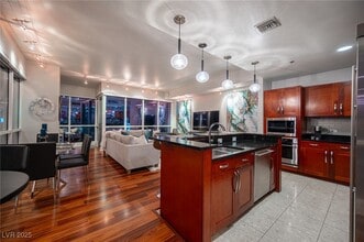 Building Photo - 4525 Dean Martin Dr