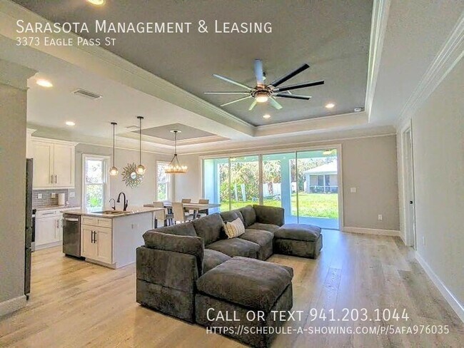 Foto del edificio - 3373 Eagle Pass St