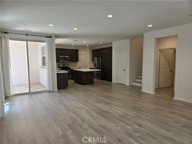 Building Photo - 93 Henson