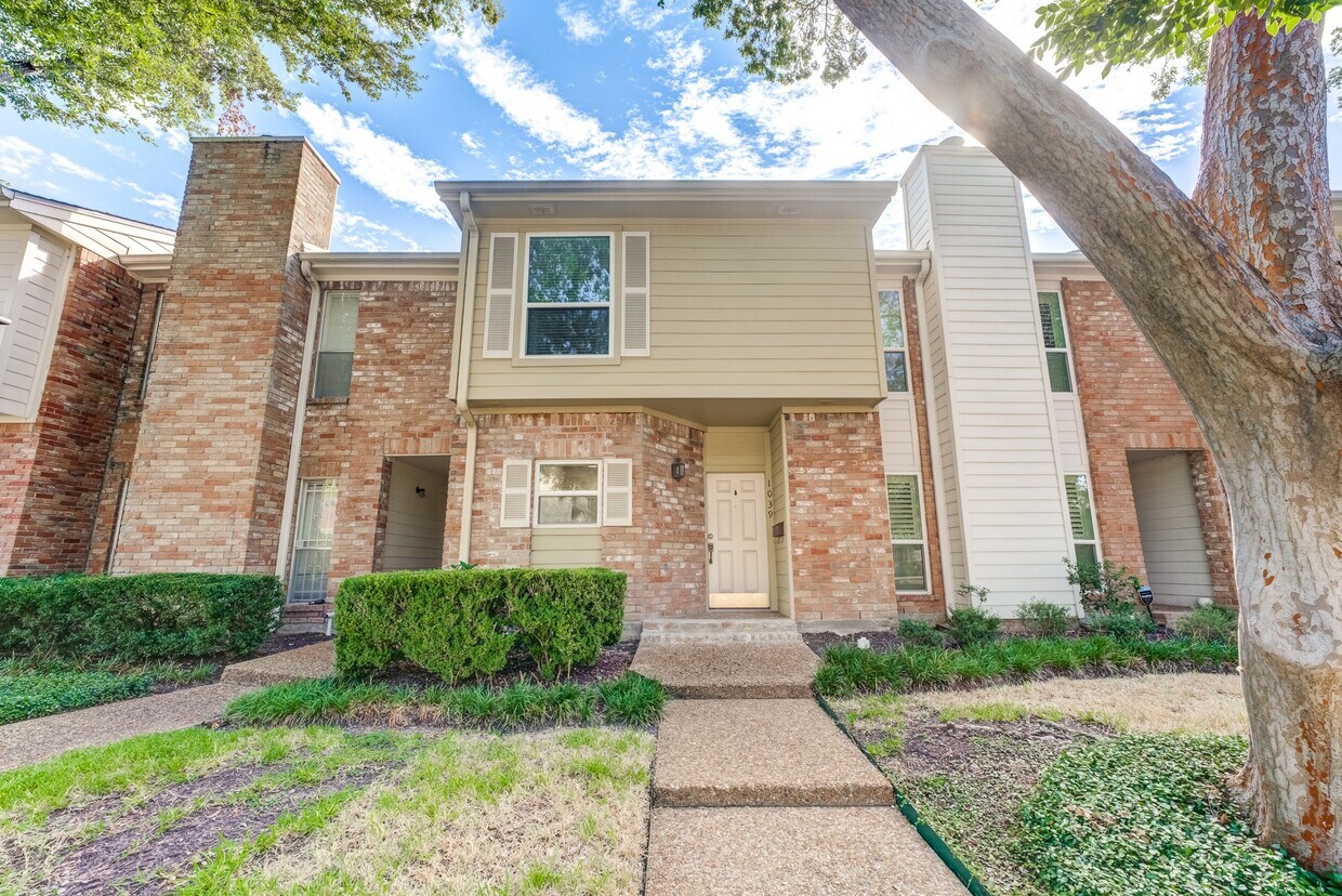 Foto principal - 1039 Fountain View Dr