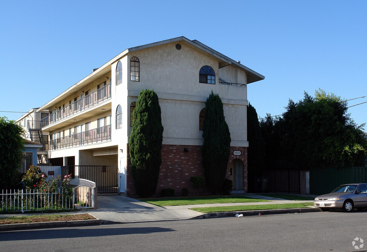 Primary Photo - 4924 117th St