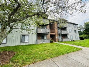 Building Photo - 813 Claytor Square