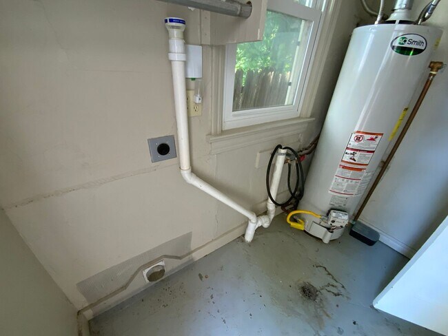 Foto del edificio - 1 Bed 1 Bath - Bethany Schools