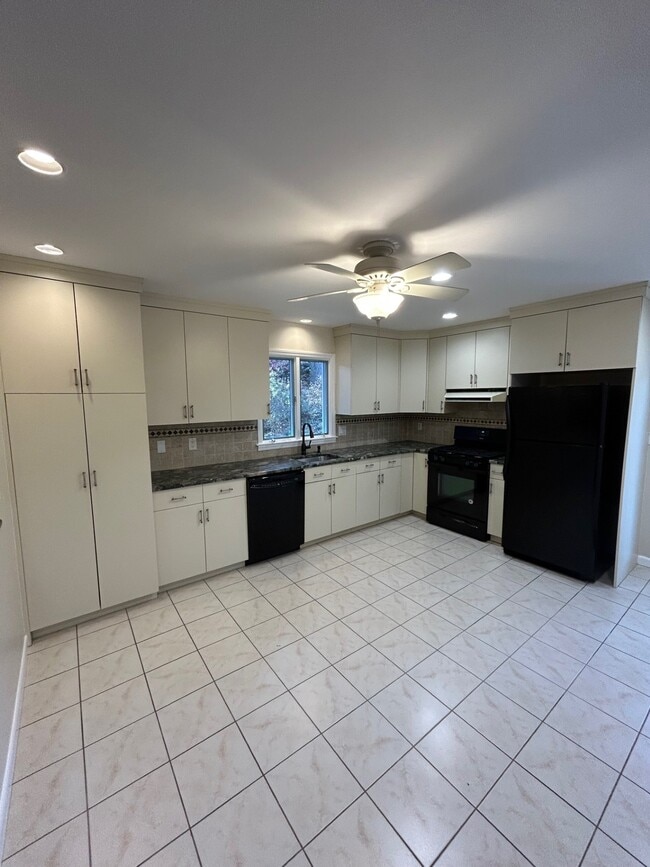 Kitchen - 15 Old Village Ln