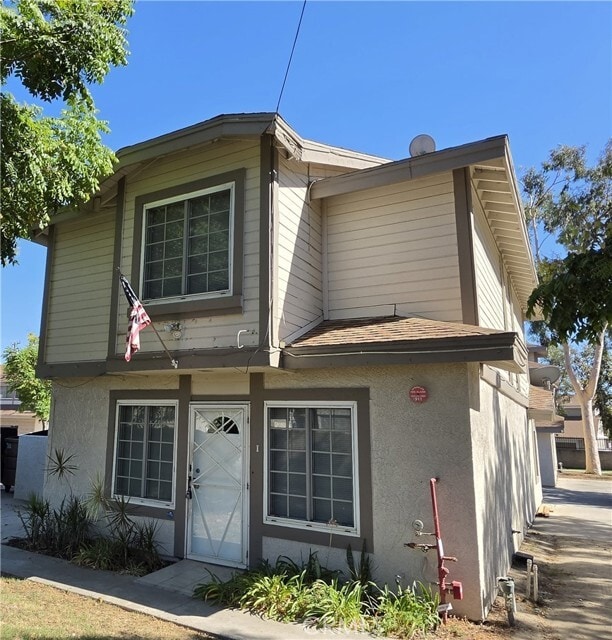 Building Photo - 1614 S Campus Ave
