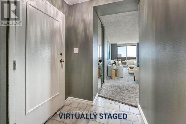 Photo du bâtiment - 155 Front St N