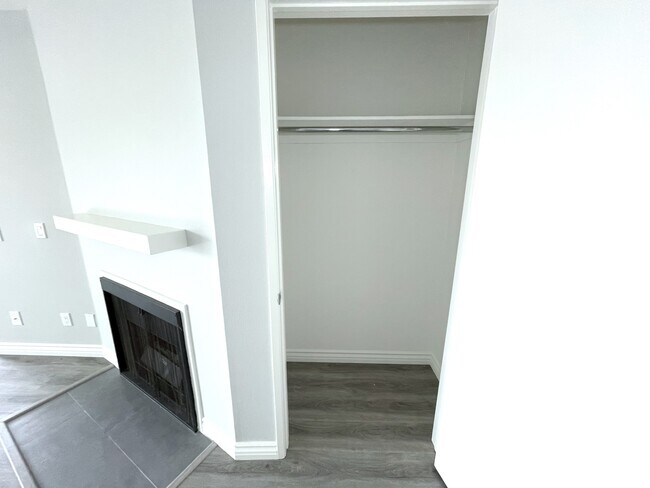 Foto del edificio - 3445 Mentone Ave