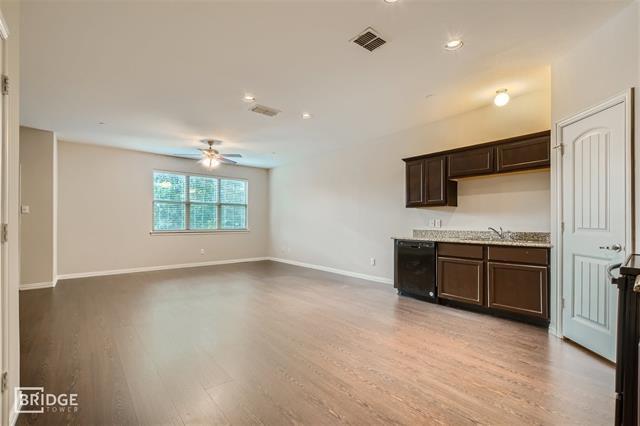 Foto del edificio - 1308 Lakecrest Ln