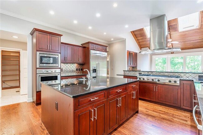 Building Photo - 145 Habersham Waters Ct