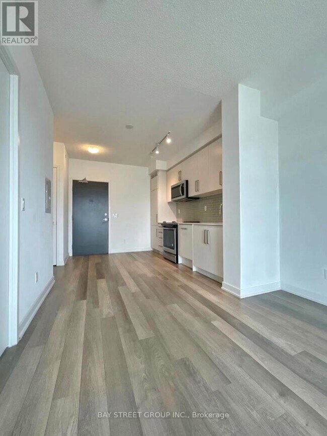 Photo du bâtiment - 5180 Yonge St