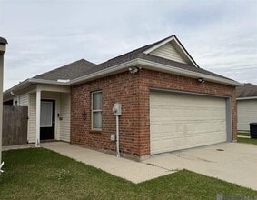 Building Photo - 1046 Sedona Pines Dr