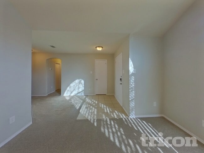 Building Photo - 10712 Braemoor Dr