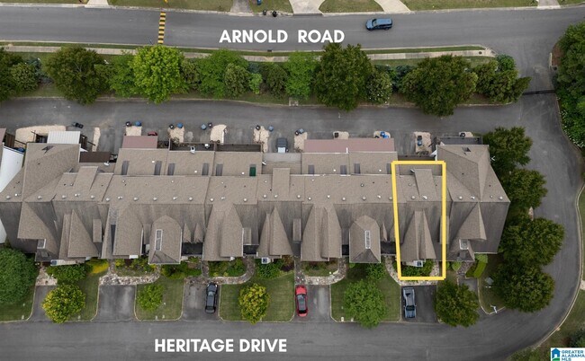 Foto del edificio - 305 Heritage Dr