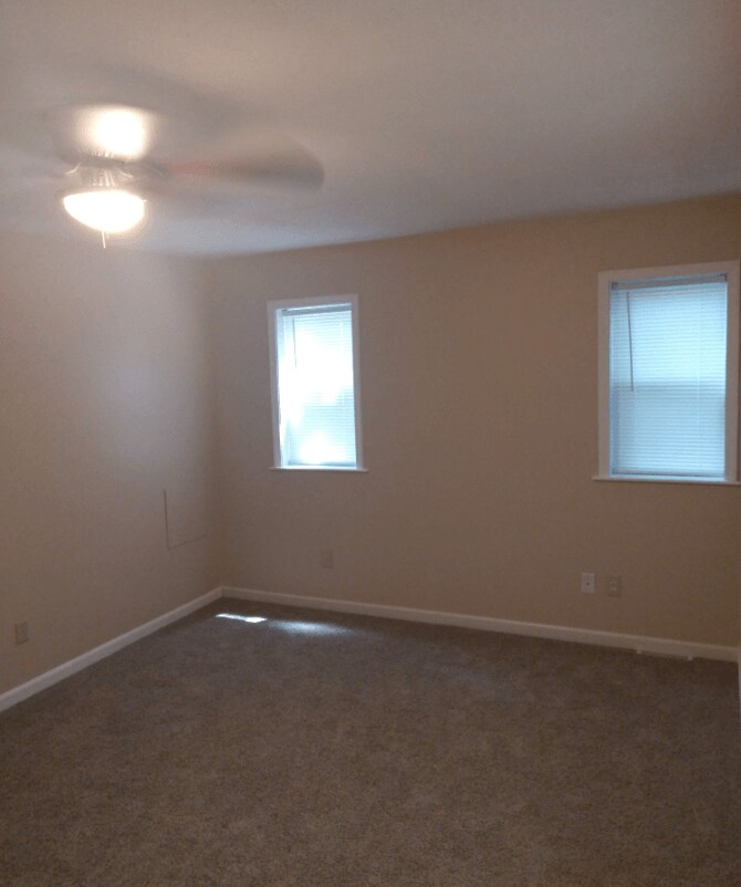 Building Photo - NOW AVAILABLE! - 414 Beverly Dr, Syracuse,...
