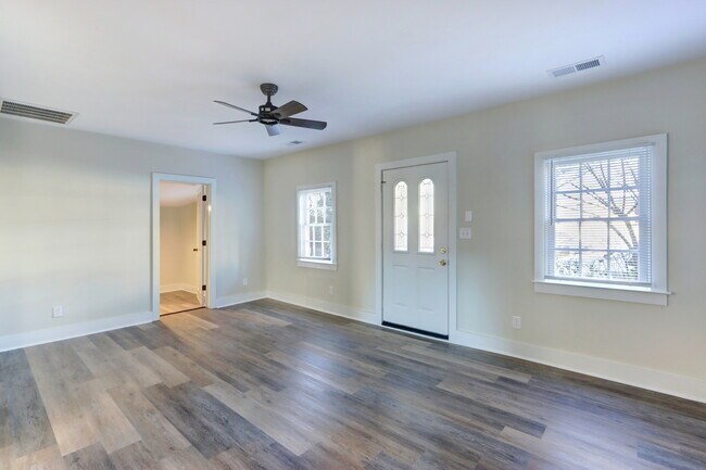 living room - 543 E Harris St