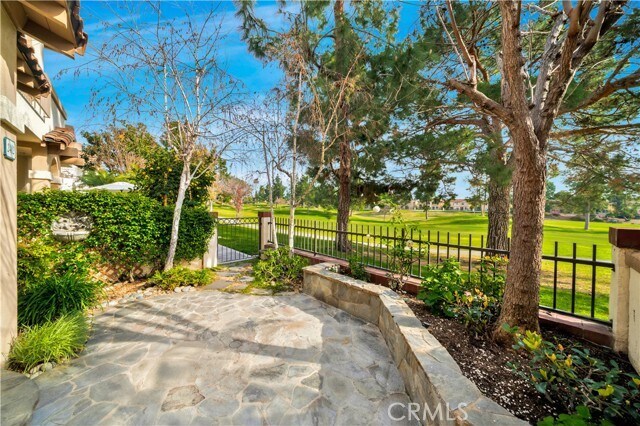 Foto del edificio - 2402 Sunningdale Dr