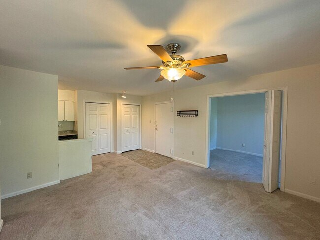 Photo - Charming 1 Bed 1 Bath + Den & Balcony In Cardinal Forest - Water Included! House