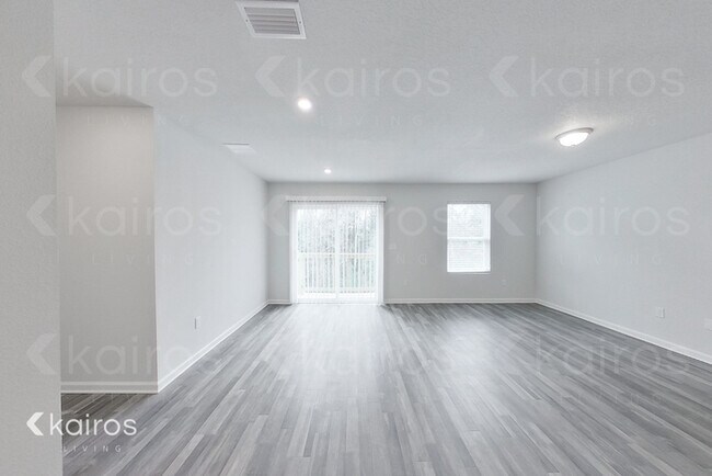 Foto del edificio - 116 Pine Pointe Dr.