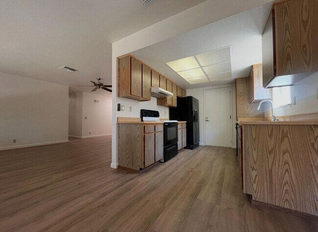 Building Photo - 6956 Meadow Wood Trail