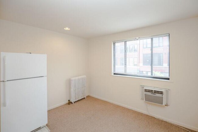 Foto del edificio - 0 bedroom in Chicago IL 60622