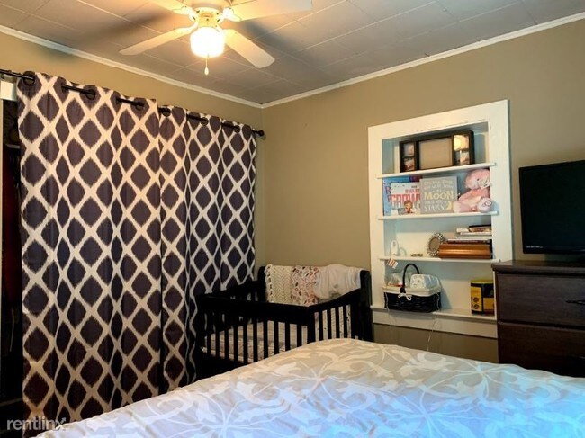Foto del edificio - 2 br, 1 bath House - 200 Crest Rd