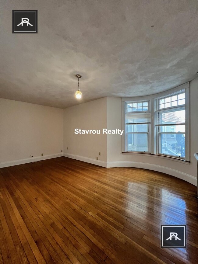 Building Photo - 4 bedroom in Brookline MA 02445